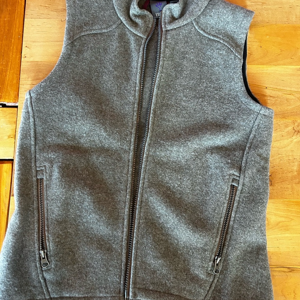 Ibex 100% Wool Gray Zip-Up Vest